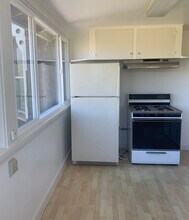 1911 Buena Vista Ave-Unit -1 in Alameda, CA - Building Photo - Building Photo