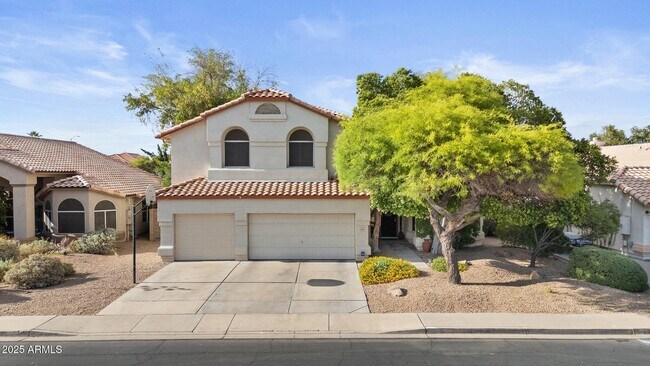 630 W Navarro Ave