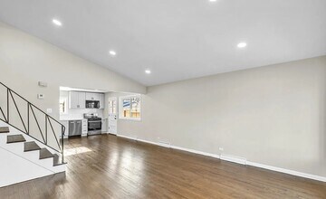 11011 W Roosevelt Rd in Westchester, IL - Building Photo - Building Photo