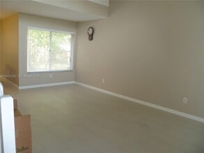 8820 SW 13th St in Pembroke Pines, FL - Building Photo - Building Photo