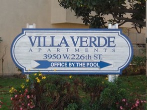 Villa Verde Apartments in Torrance, CA - Foto de edificio - Building Photo