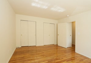 Maple Crest Garden Apartments at Dix Hills