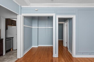 1361 W Estes Ave in Chicago, IL - Building Photo - Building Photo