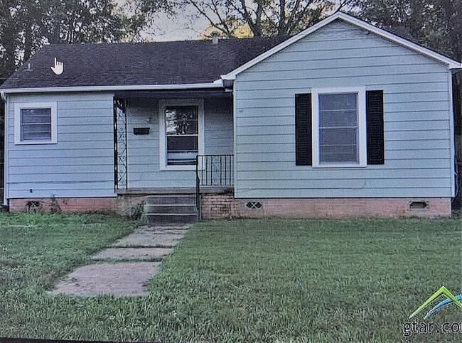 703 E Barbara St