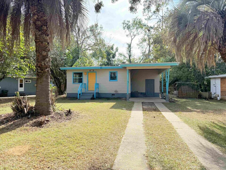 1811 Tyndall Dr in Tallahassee, FL - Building Photo