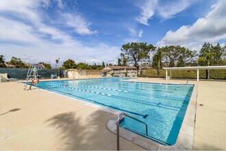 17311 Caminito Canasto in San Diego, CA - Building Photo - Building Photo