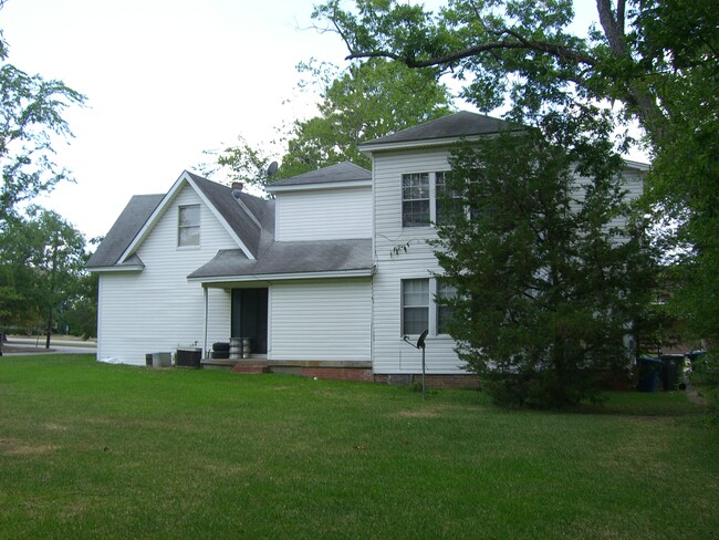 203 E Rhodes Ave, Unit 203 Rhodes Ave in Lufkin, TX - Building Photo - Building Photo