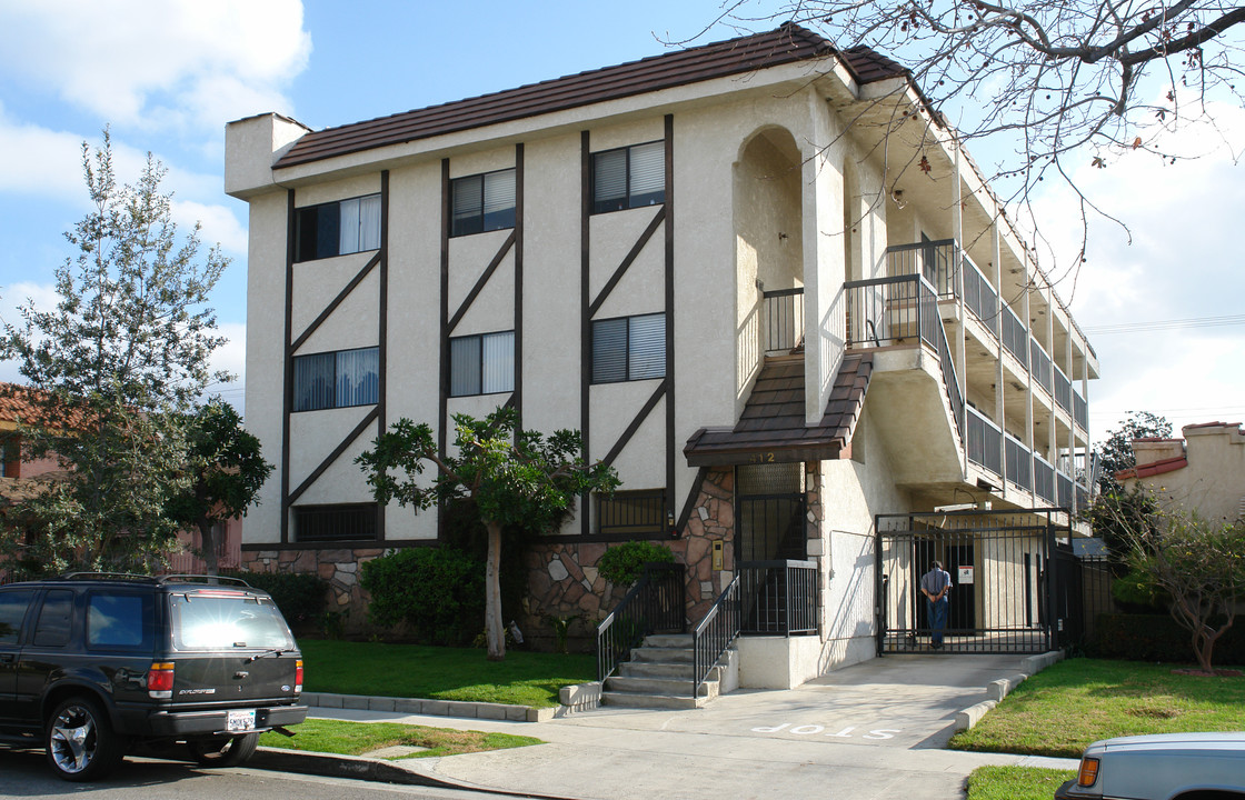 412 Fischer St in Glendale, CA - Building Photo