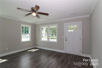 3973 Newhall Dr NW in Hickory, NC - Building Photo - Building Photo