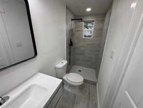 2429 Sandy Ln in Orlando, FL - Building Photo - Building Photo