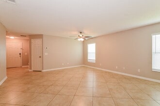 165 Walnut Crest Run in Sanford, FL - Building Photo - Building Photo