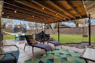 1507 Greenbrier Dr in Sherman, TX - Building Photo - Building Photo