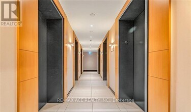 11-6011 Wellesley St W in Toronto, ON - Building Photo - Building Photo