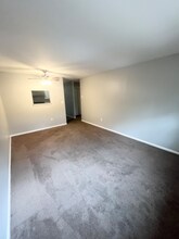 16 S 10th St-Unit -36 in Emmaus, PA - Building Photo - Building Photo