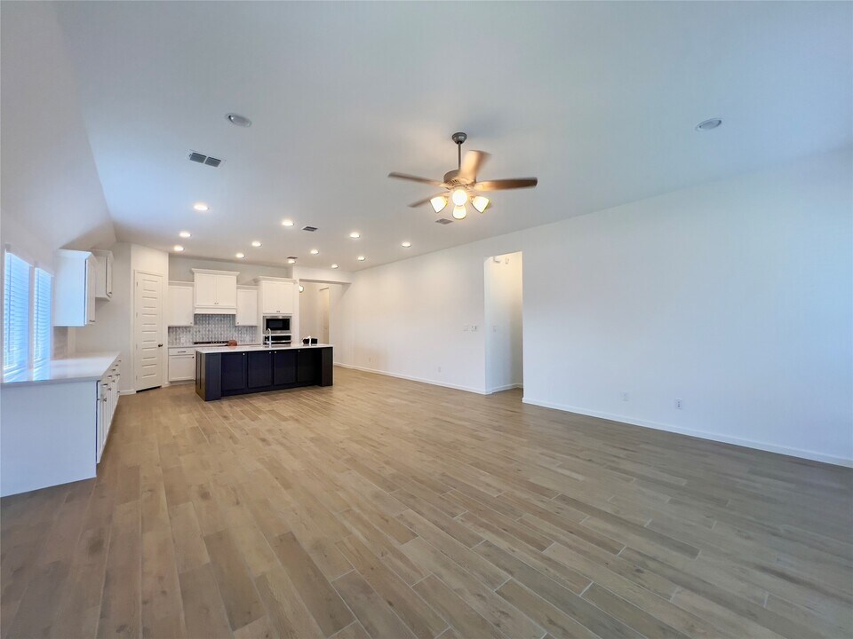 10931 Spring Wind Dr in Missouri City, TX - Building Photo