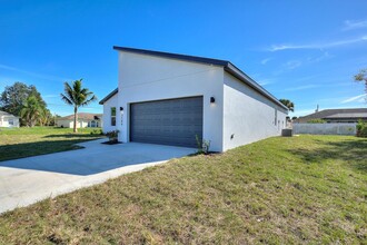 16078 Coruna Ct in Punta Gorda, FL - Building Photo - Building Photo