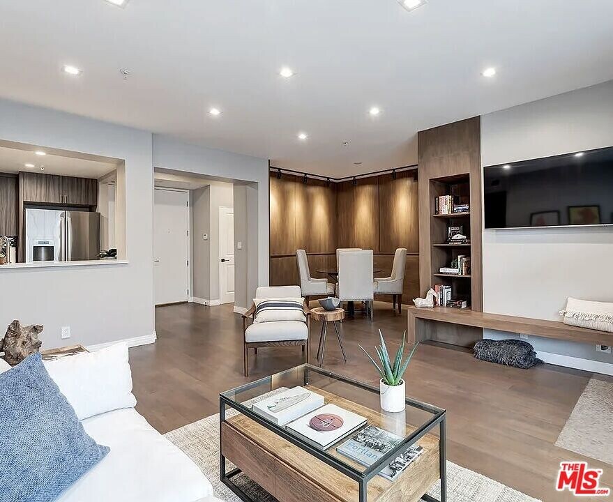 930 N Doheny Dr in West Hollywood, CA - Building Photo