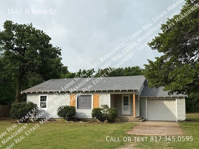 property at 1447 N Main St