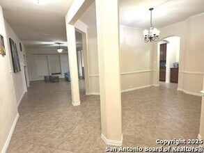 1902 Estonia Cove in San Antonio, TX - Foto de edificio - Building Photo