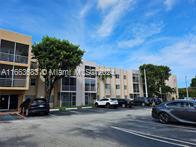 15888 SW 95th Ave, Unit 110 in Palmetto Bay, FL - Building Photo