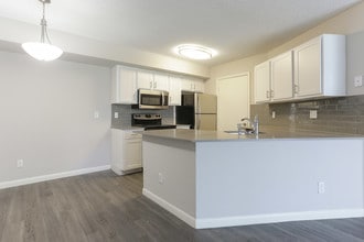 Centro at Davie Apartments in Davie, FL - Foto de edificio - Interior Photo