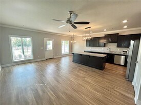 1001 NE Hts Ln in Bentonville, AR - Building Photo