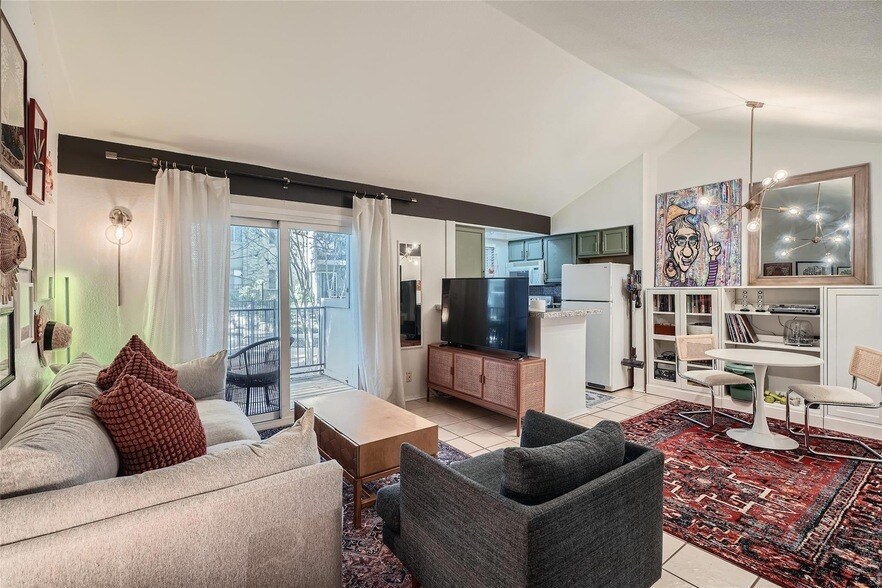 3018 S 1st St, Unit 204 in Austin, TX - Building Photo