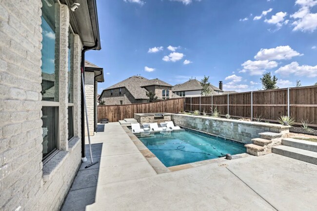 property at 1563 Jocelyn Dr