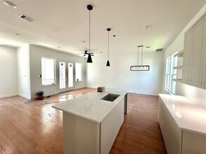 9428 Campbell Rd in Houston, TX - Building Photo - Building Photo