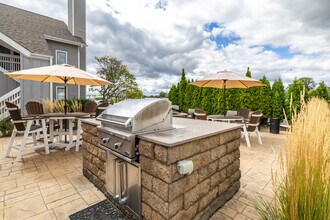 The Glen Luxury Townhomes in Glendale, WI - Foto de edificio - Building Photo