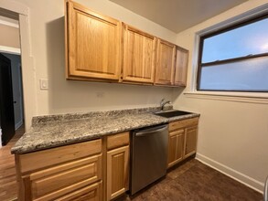 5927 N Paulina St, Unit 2W in Chicago, IL - Building Photo - Building Photo