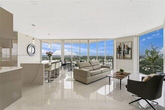 7330 Ocean Terrace in Miami Beach, FL - Building Photo - Building Photo