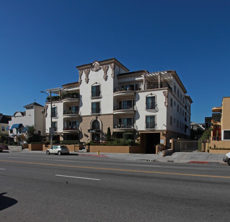 837 Crenshaw Blvd in Los Angeles, CA - Building Photo