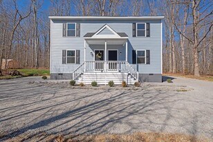 2241 Mountain View Rd in Powhatan, VA - Building Photo