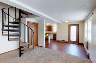 Pinehurst Apartments in Billings, MT - Building Photo