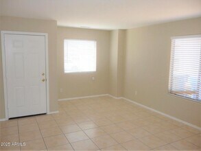 8324 W Catalina Dr in Phoenix, AZ - Building Photo - Building Photo