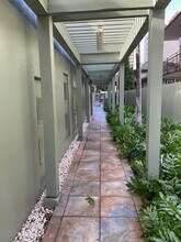 2575 Kuhio Ave in Honolulu, HI - Building Photo - Building Photo