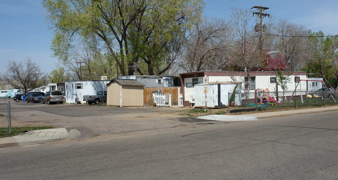 Skylark Mobile Home Park in Lafayette, CO - Building Photo