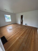 9243 1st Ave NW in Seattle, WA - Building Photo - Building Photo