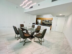 951 Brickell Ave, Unit 607 in Miami, FL - Foto de edificio - Building Photo