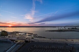 200 Wagner Pl in Memphis, TN - Building Photo