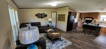 7812 Fleetwood Dr in Milton, FL - Building Photo