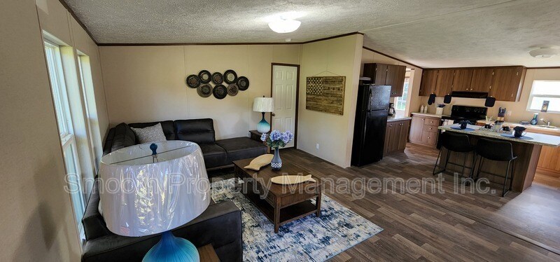 7812 Fleetwood Dr in Milton, FL - Building Photo