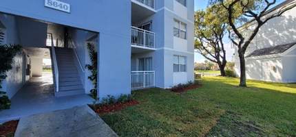 8640 SW 212th St in Cutler Bay, FL - Foto de edificio - Building Photo