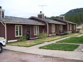 23020 Hisega Rd in Rapid City, SD - Building Photo