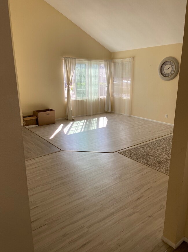 10629 Bernabe Dr in San Diego, CA - Building Photo - Building Photo