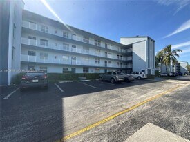 7690 NW 18th St in Margate, FL - Building Photo