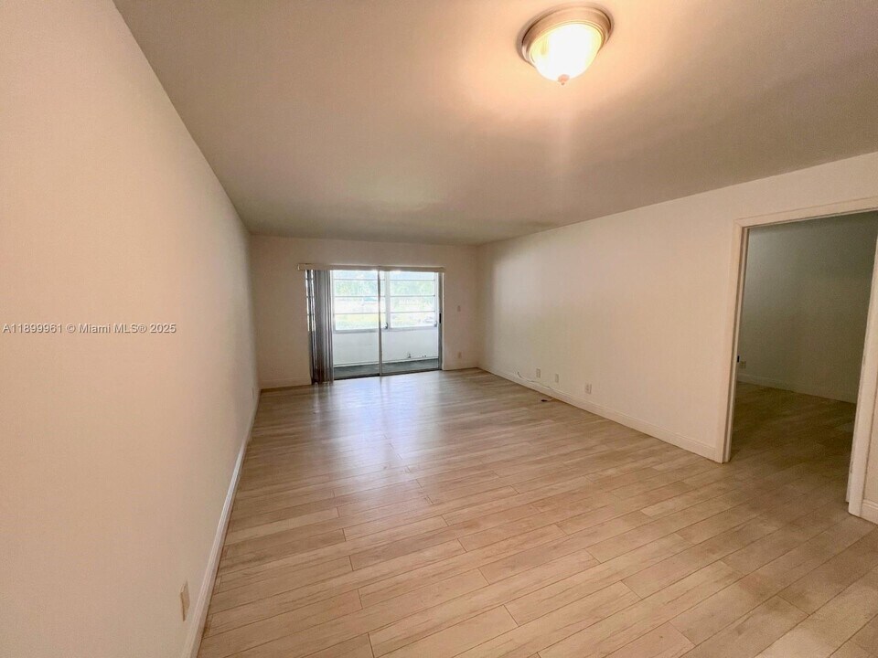 5510 Lakewood Cir N in Margate, FL - Building Photo