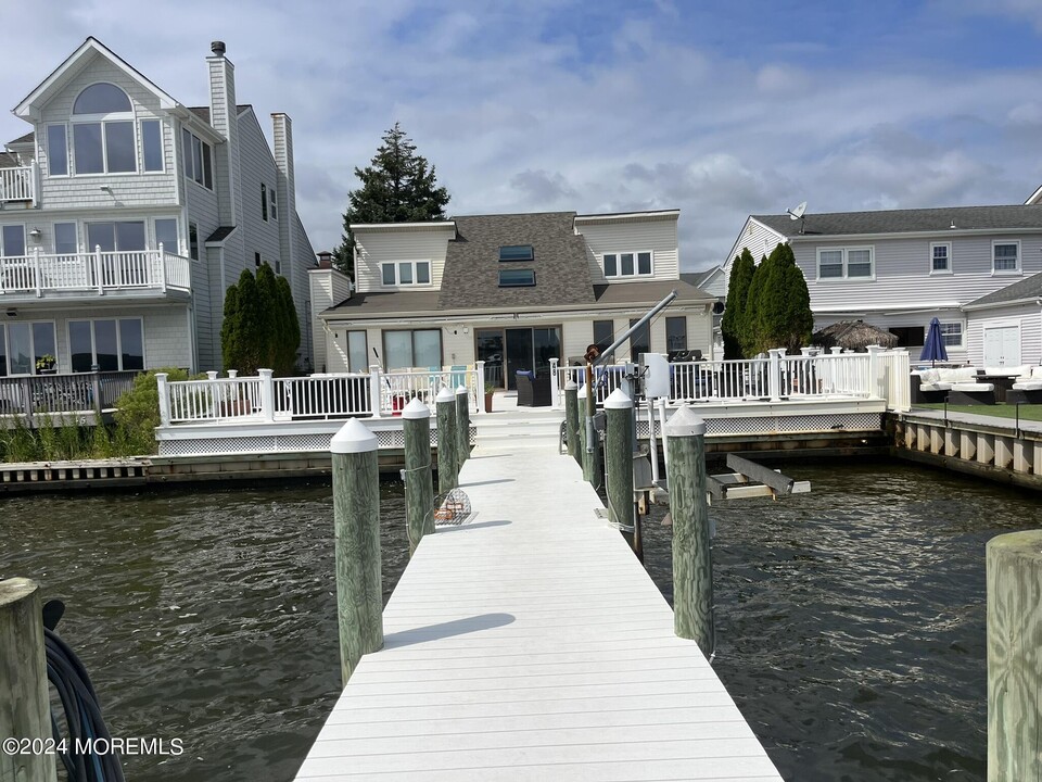 48 Island Dr in Brick, NJ - Building Photo