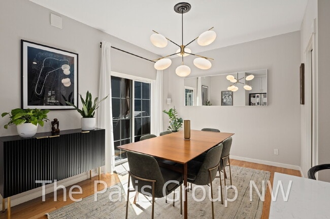 927 4th Ave NE in Issaquah, WA - Building Photo - Building Photo